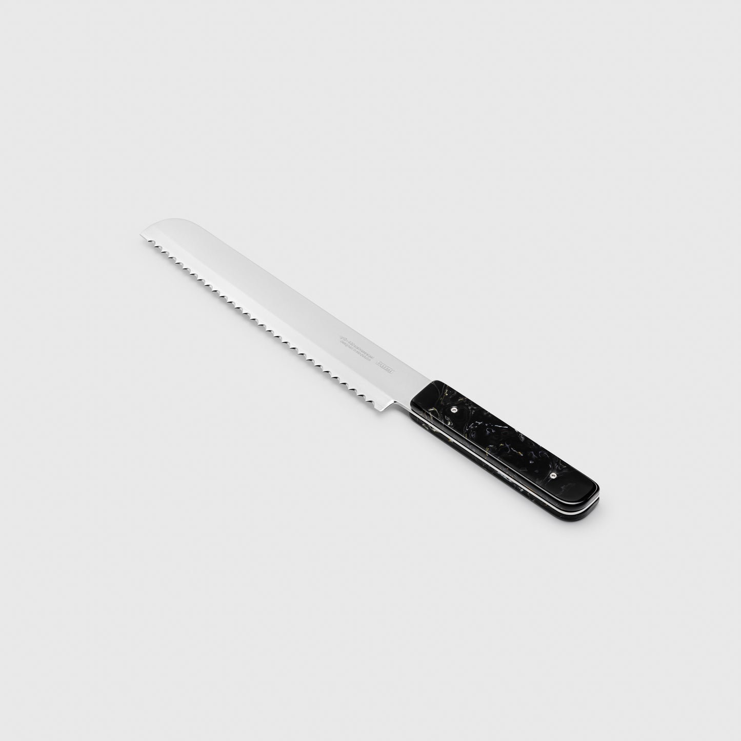 Bread Knife Smoke